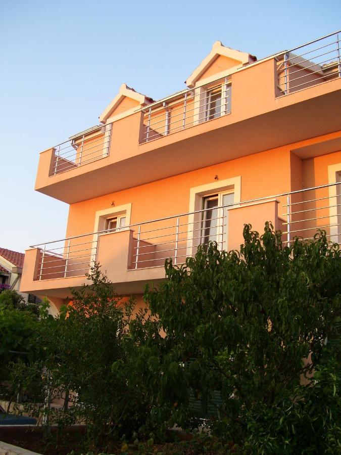Villa Timea พรีมอชเตน ภายนอก รูปภาพ