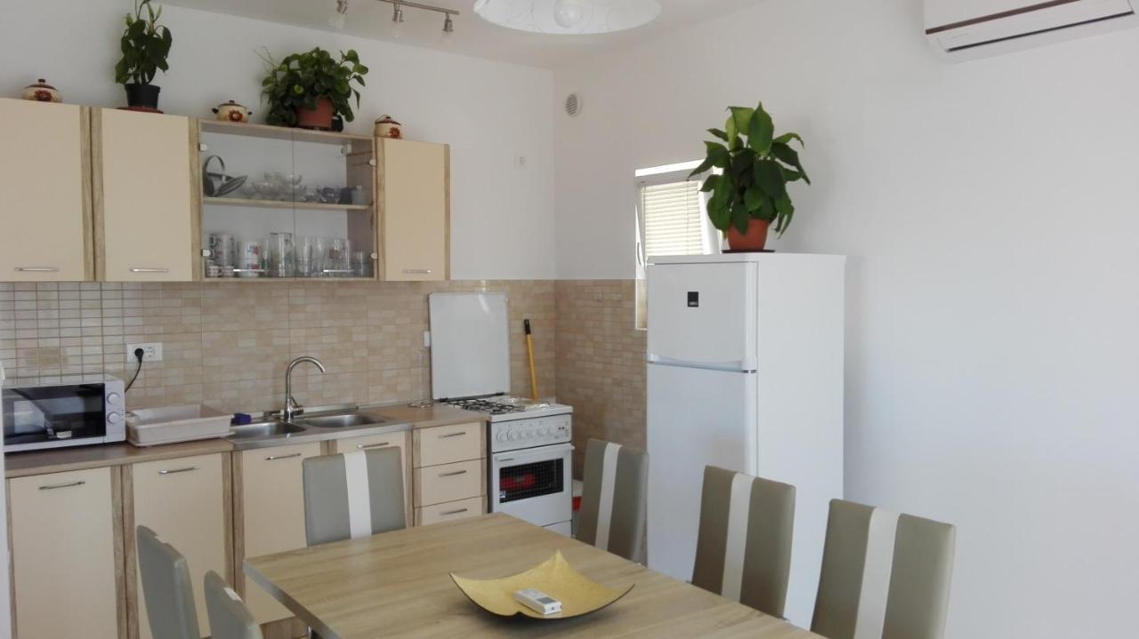 Villa Timea พรีมอชเตน ภายนอก รูปภาพ