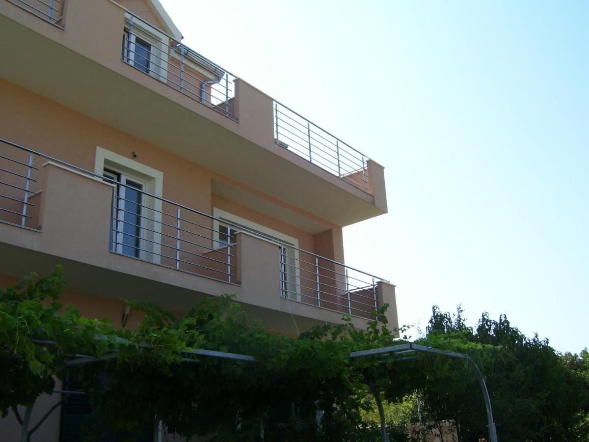 Villa Timea พรีมอชเตน ภายนอก รูปภาพ