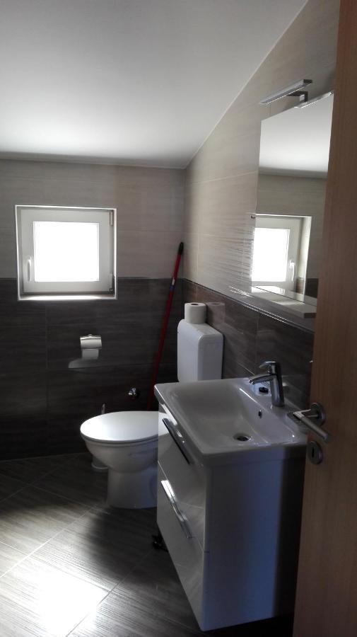 Villa Timea พรีมอชเตน ภายนอก รูปภาพ
